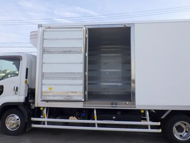 いすゞ フォワード 2PG-FRR90S2(2WD)の写真34