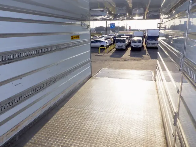 いすゞ フォワード 2PG-FRR90S2(2WD)の写真40