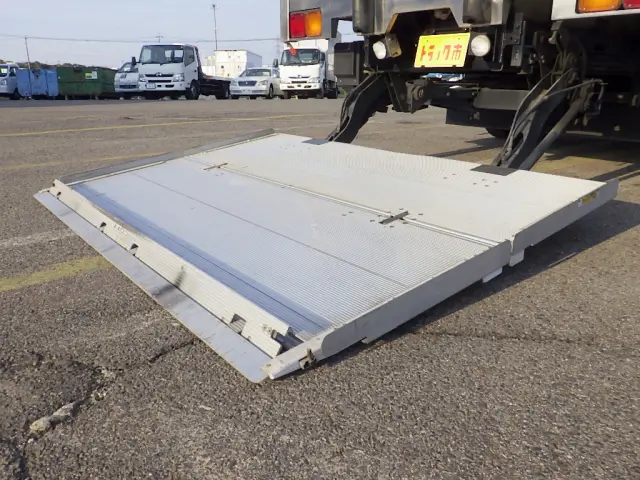 いすゞ フォワード 2PG-FRR90S2(2WD)の写真44