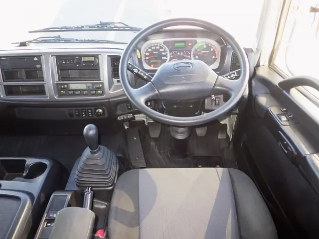 日野 レンジャー LKG-FE7JEAA(2WD)の写真13