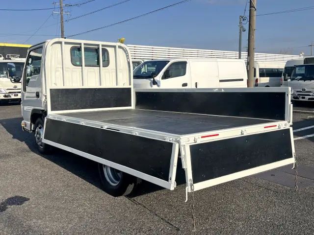 いすゞ エルフ TPG-NJR85A(2WD)の写真7