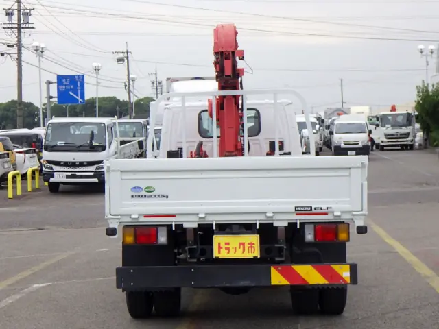 いすゞ エルフ TPG-NKR85R(2WD)の写真6