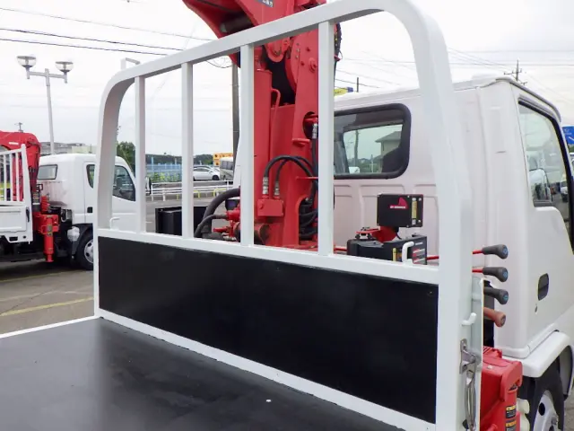 いすゞ エルフ TPG-NKR85R(2WD)の写真9