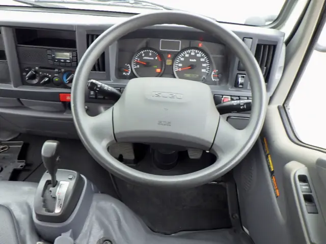 いすゞ エルフ TPG-NKR85R(2WD)の写真22