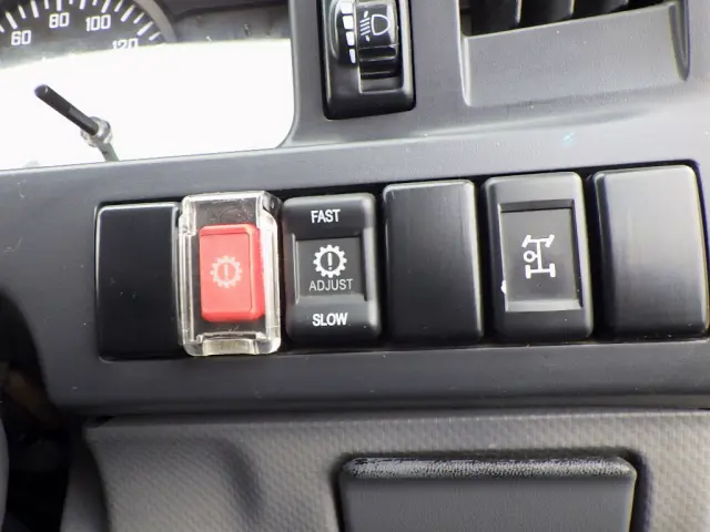 いすゞ エルフ TPG-NKR85R(2WD)の写真27