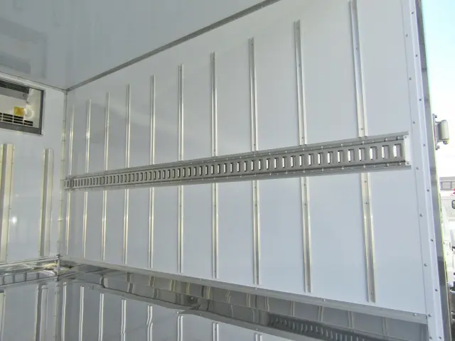 荷箱内面右側|三菱 キャンター 2RG-FBAV0(2WD)の写真10