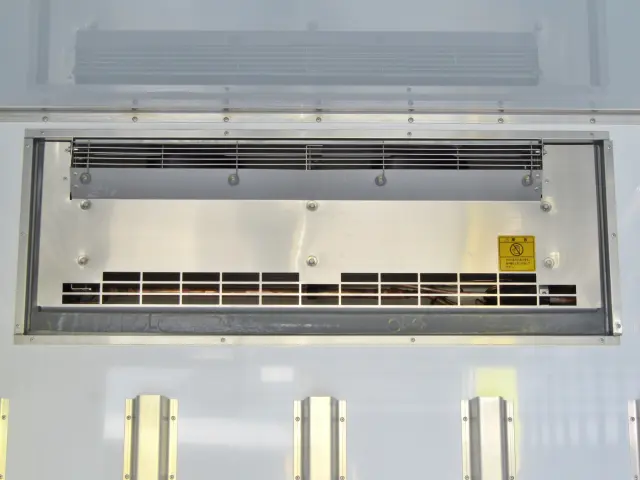 -30度設定の低温冷凍機を搭載!|三菱 キャンター 2RG-FBAV0(2WD)の写真12