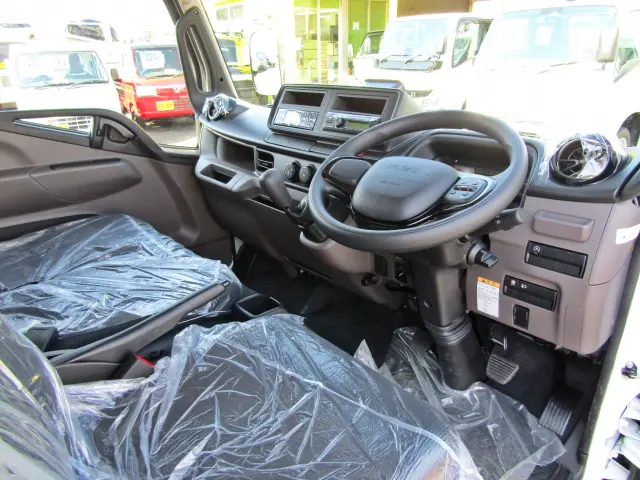 三菱 キャンター 2RG-FBAV0(2WD)の写真17