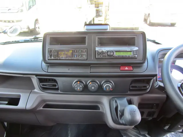 三菱 キャンター 2RG-FBAV0(2WD)の写真22