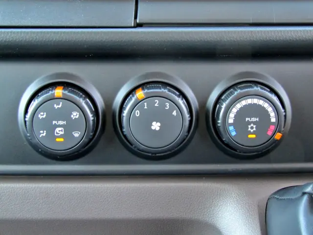 三菱 キャンター 2RG-FBAV0(2WD)の写真25