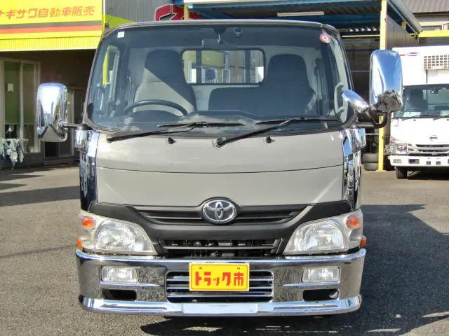 4000ccのディーゼルターボエンジンに5MTを搭載☆フル積載でも元気よく走ってくれます♪|トヨタ ダイナ TKG-XZC600(2WD)の写真2