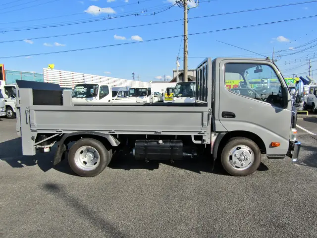 目立つキズや看板アトなどもなくキレイな状態を保ったおススメの1台☆|トヨタ ダイナ TKG-XZC600(2WD)の写真3