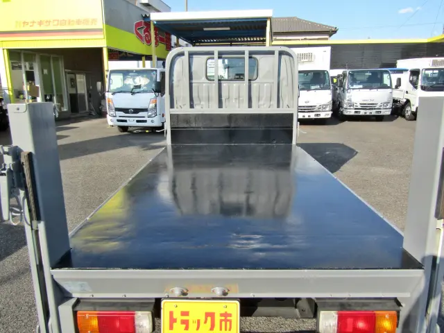 もちろん3方開きですので、左右後ろのどこからでも積み降ろしが可能です♪|トヨタ ダイナ TKG-XZC600(2WD)の写真8