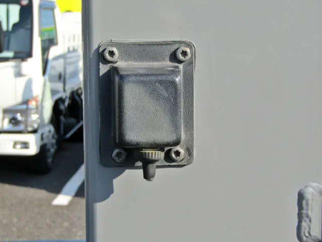 ゲート操作は指一本でOK!難しい操作は必要ありません!|トヨタ ダイナ TKG-XZC600(2WD)の写真11