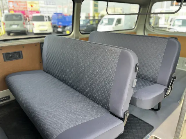 ビジネス用の送迎車両としても十分に活躍できる便利なキャラバン♪|日産 キャラバン CBF-CSGE25(2WD)の写真15
