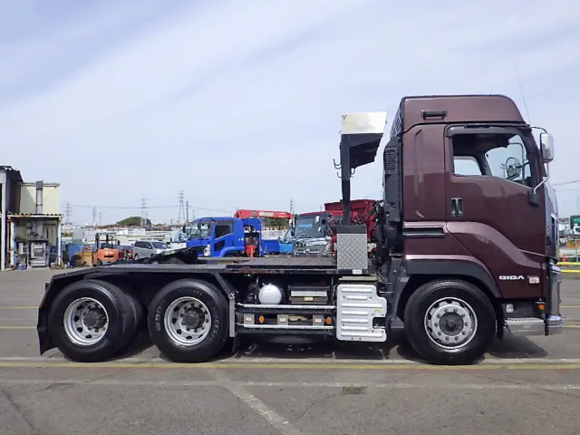 いすゞ ギガ QDG-EXZ52BJ(6x4)の写真5