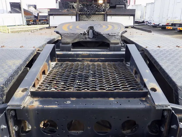 いすゞ ギガ QDG-EXZ52BJ(6x4)の写真9