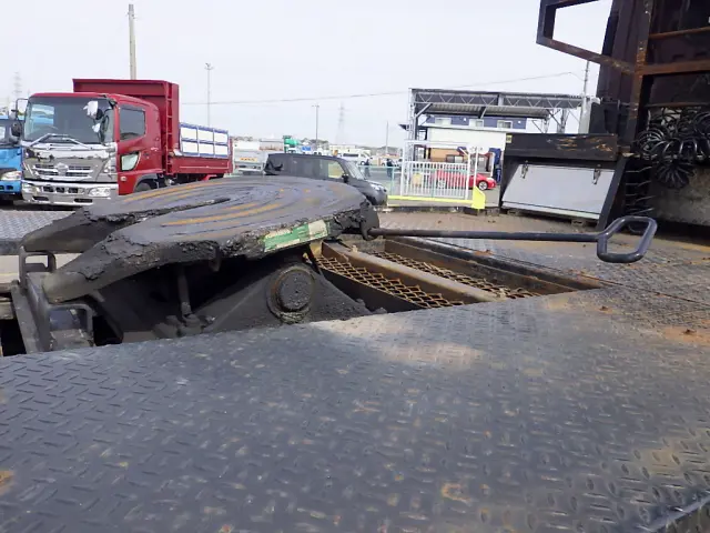 いすゞ ギガ QDG-EXZ52BJ(6x4)の写真10