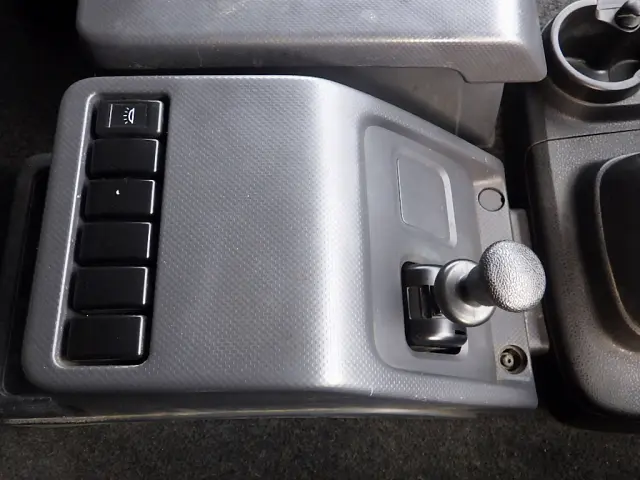 いすゞ ギガ QDG-EXZ52BJ(6x4)の写真15