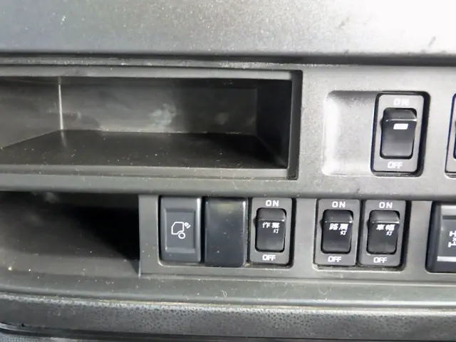 いすゞ ギガ QDG-EXZ52BJ(6x4)の写真21