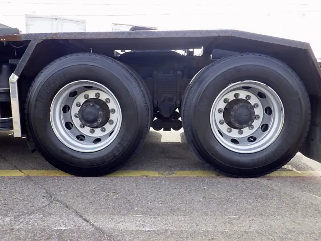 いすゞ ギガ QDG-EXZ52BJ(6x4)の写真32