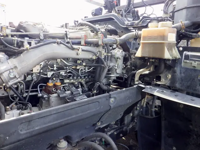 いすゞ ギガ QDG-EXZ52BJ(6x4)の写真36