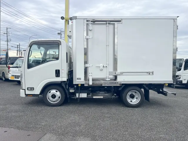 いすゞ エルフ 2RG-NMR88AN(2WD)の写真3