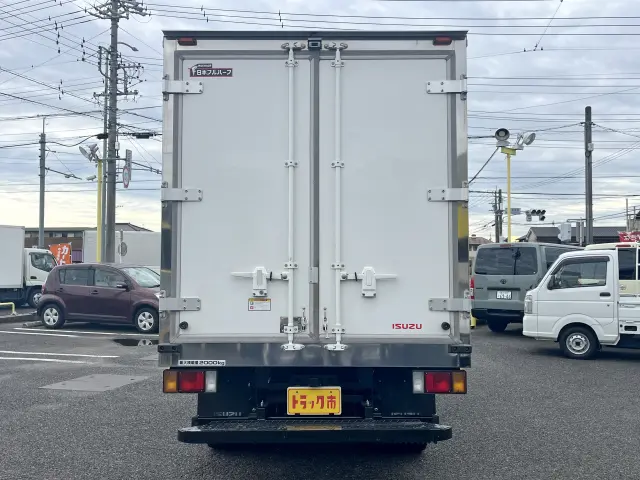 いすゞ エルフ 2RG-NMR88AN(2WD)の写真6