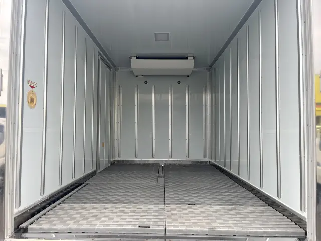 いすゞ エルフ 2RG-NMR88AN(2WD)の写真8