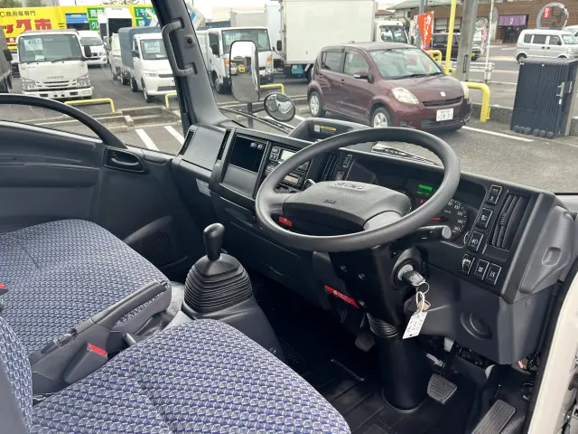 いすゞ エルフ 2RG-NMR88AN(2WD)の写真17