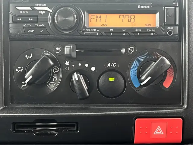 いすゞ エルフ 2RG-NMR88AN(2WD)の写真25