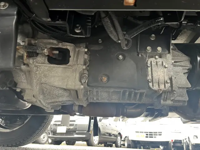 いすゞ エルフ 2RG-NMR88AN(2WD)の写真42