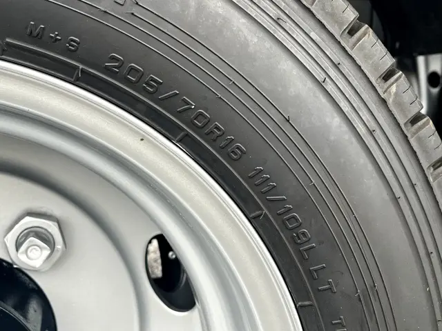 いすゞ エルフ 2RG-NMR88AN(2WD)の写真48