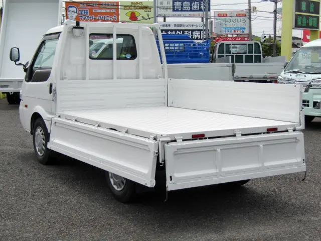 もちろん３方開きですので、左右後ろのどこからでも積み降ろしが可能です♪|マツダ ボンゴトラック DBF-SLP2T(2WD)の写真7