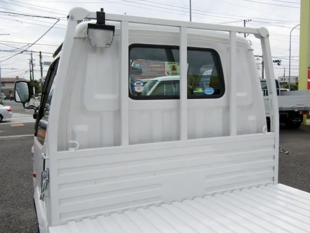 鳥居部・キャブバックにも問題はありません☆|マツダ ボンゴトラック DBF-SLP2T(2WD)の写真11