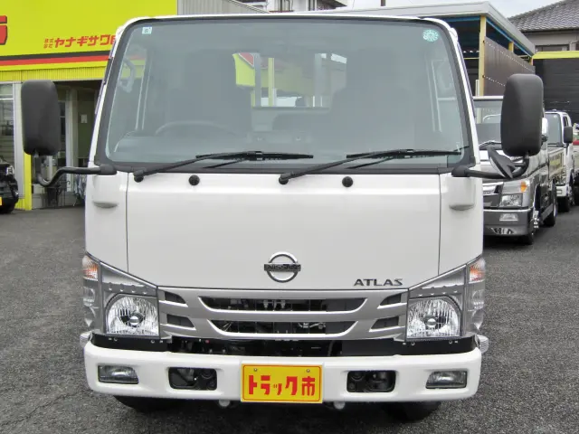 3000ccのディーゼルターボエンジンに5MTを搭載☆フル積載でも元気よく走ってくれます♪|日産 アトラス 2RG-AHS88A(4WD)の写真2