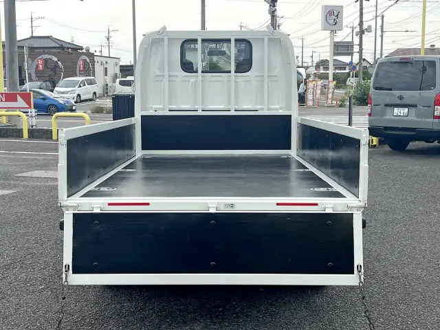 荷台内面はこんな感じ♪|マツダ タイタン 2RG-LJR88A(2WD)の写真6