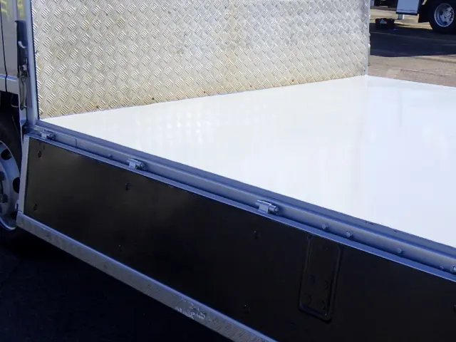 いすゞ エルフ TPG-NPR85AR(2WD)の写真11