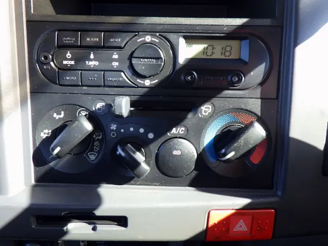 いすゞ エルフ TPG-NPR85AR(2WD)の写真19