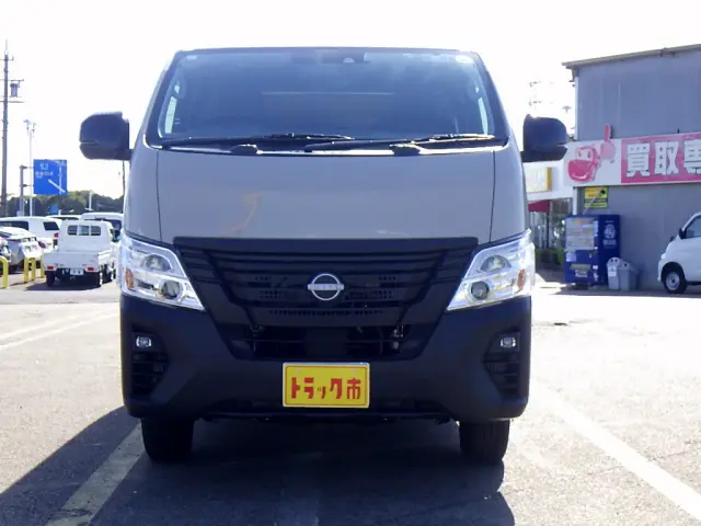 日産 キャラバン 3DF-VN6E26(4WD)の写真3