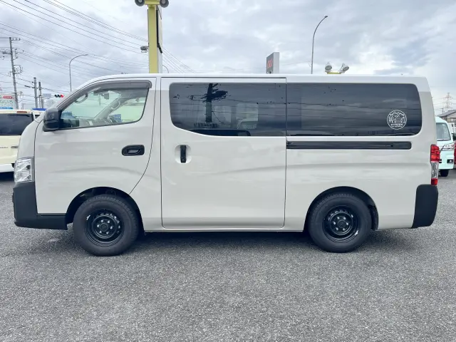 日産 キャラバン 3DF-VN6E26(4WD)の写真3
