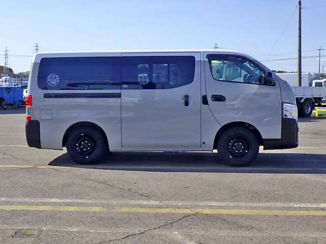 日産 キャラバン 3DF-VN6E26(4WD)の写真5