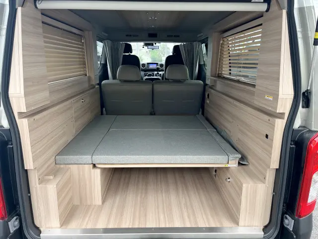 日産 キャラバン 3DF-VN6E26(4WD)の写真9