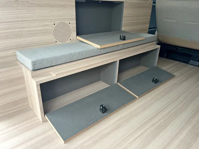 日産 キャラバン 3DF-VN6E26(4WD)の写真11