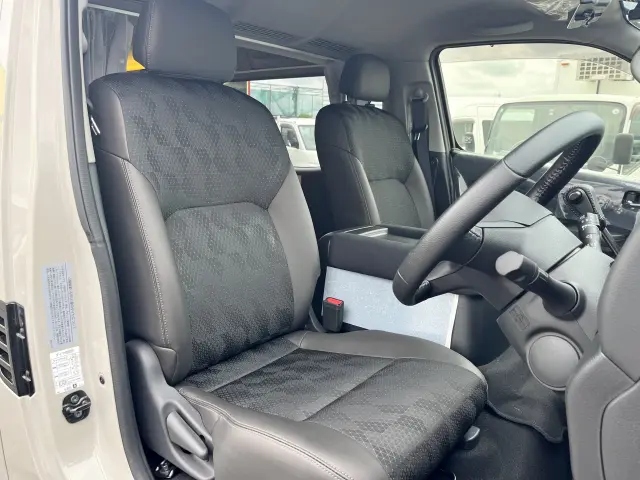 日産 キャラバン 3DF-VN6E26(4WD)の写真24