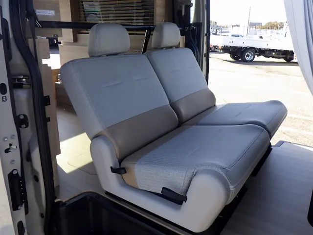 日産 キャラバン 3DF-VN6E26(4WD)の写真29