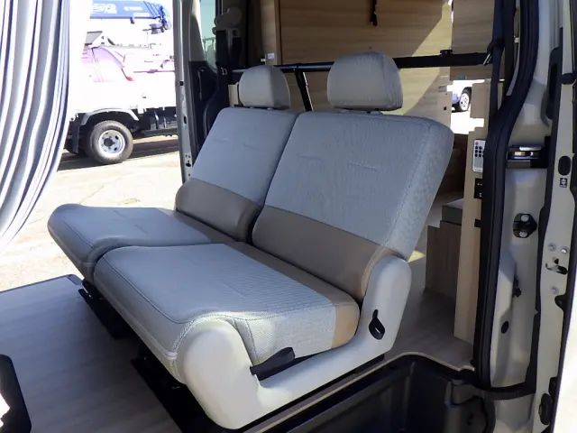 日産 キャラバン 3DF-VN6E26(4WD)の写真40
