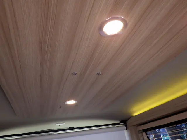 日産 キャラバン 3DF-VN6E26(4WD)の写真43