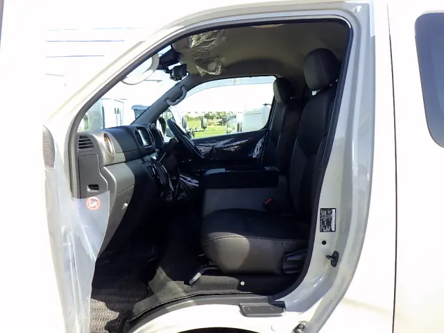 日産 キャラバン 3DF-VN6E26(4WD)の写真44