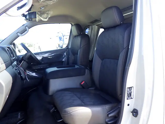 日産 キャラバン 3DF-VN6E26(4WD)の写真45